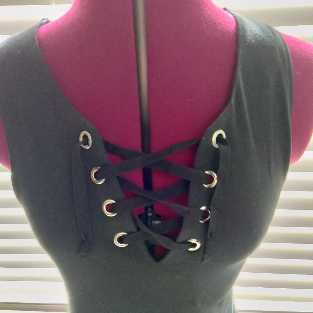 Abercrombie tank size medium. Black